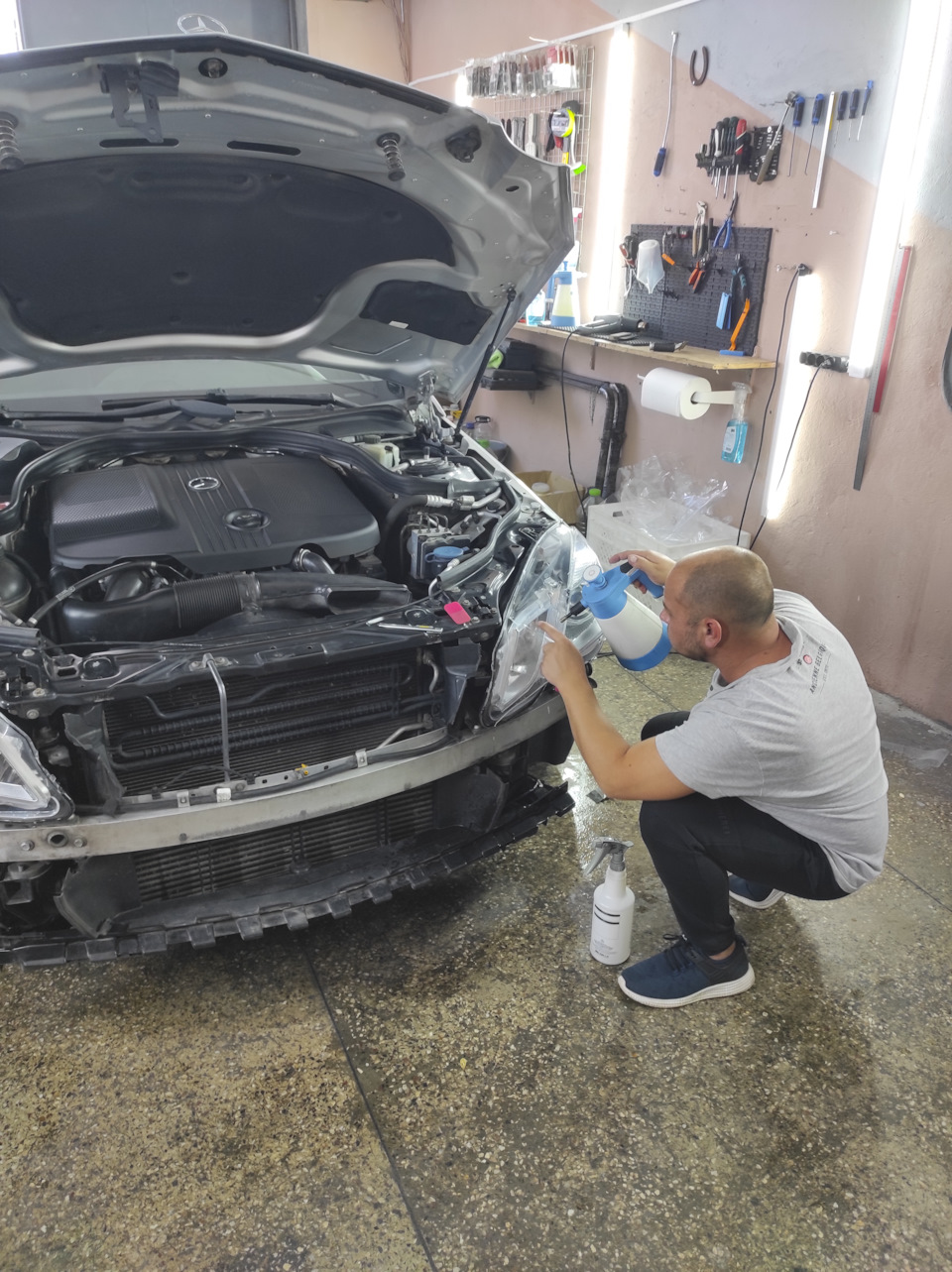 В завершение покрытие полиуретановой пленкой — Mercedes-Benz E-Class (W212)