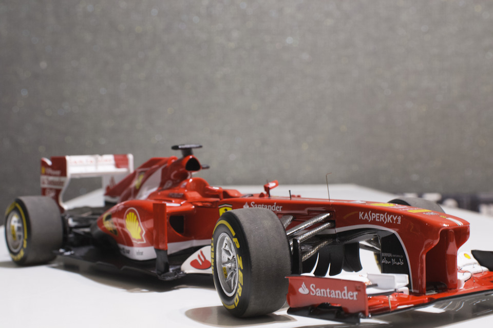 Ferrari F138 China GP Winner Fernando Alonso Hot Wheels Elite 1/18