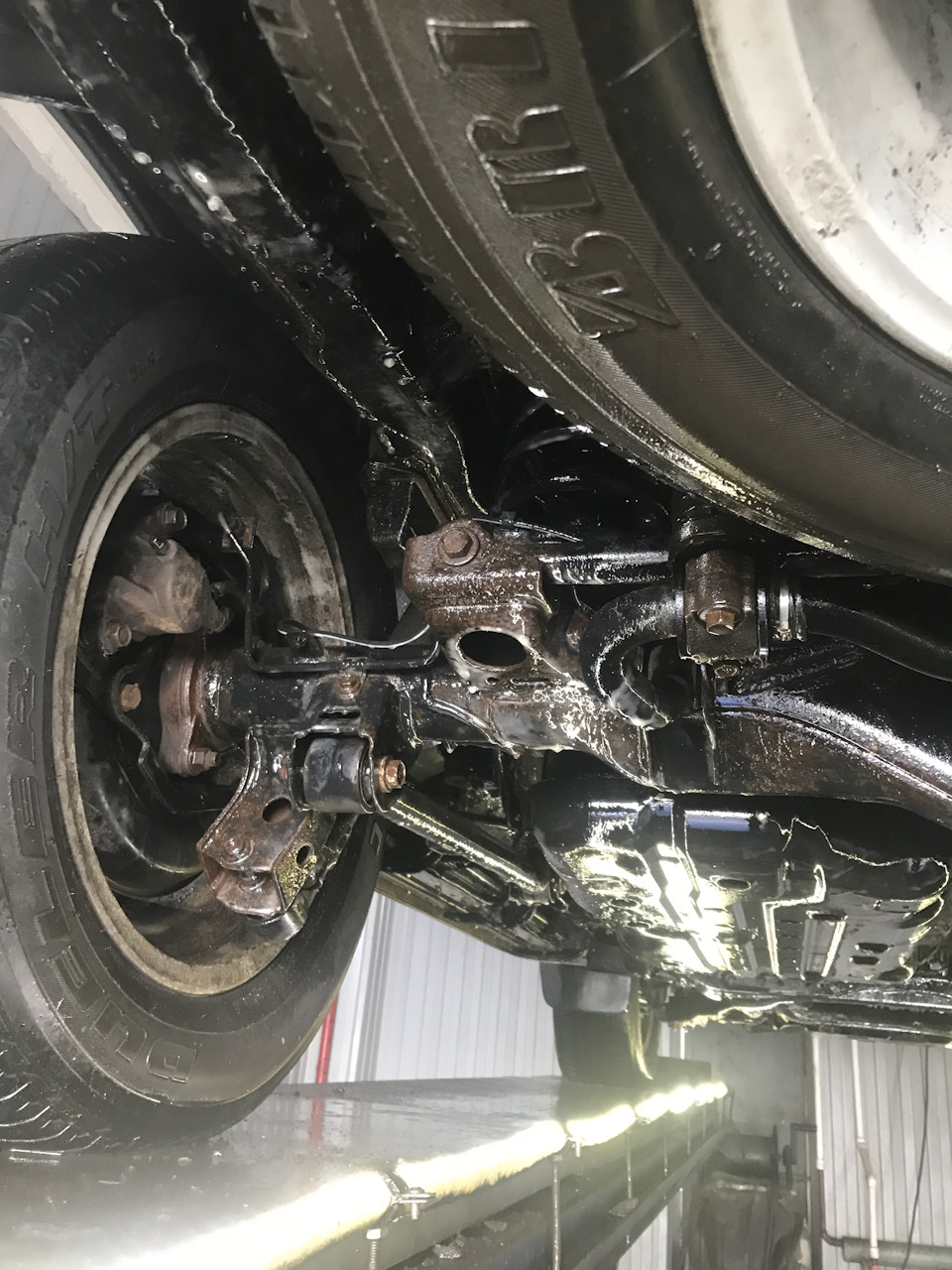 Все обильно залито средством — Toyota Land Cruiser Prado 150-series