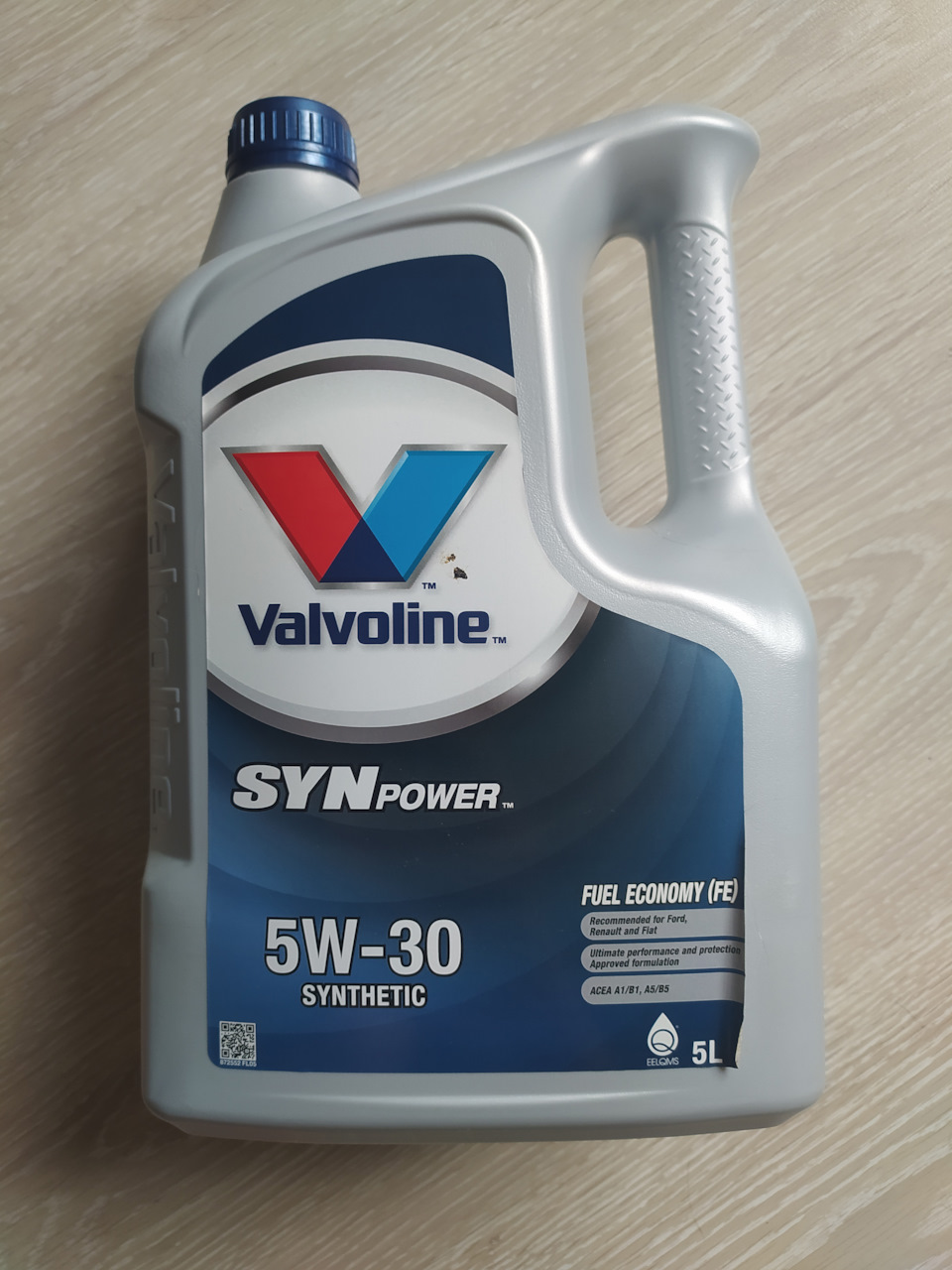 VALVOLINE SYNPOWER FE 5W-30 (5л: 872552) — Mitsubishi Outlander (3G). Запчасти на фото: ACEAA1B1
