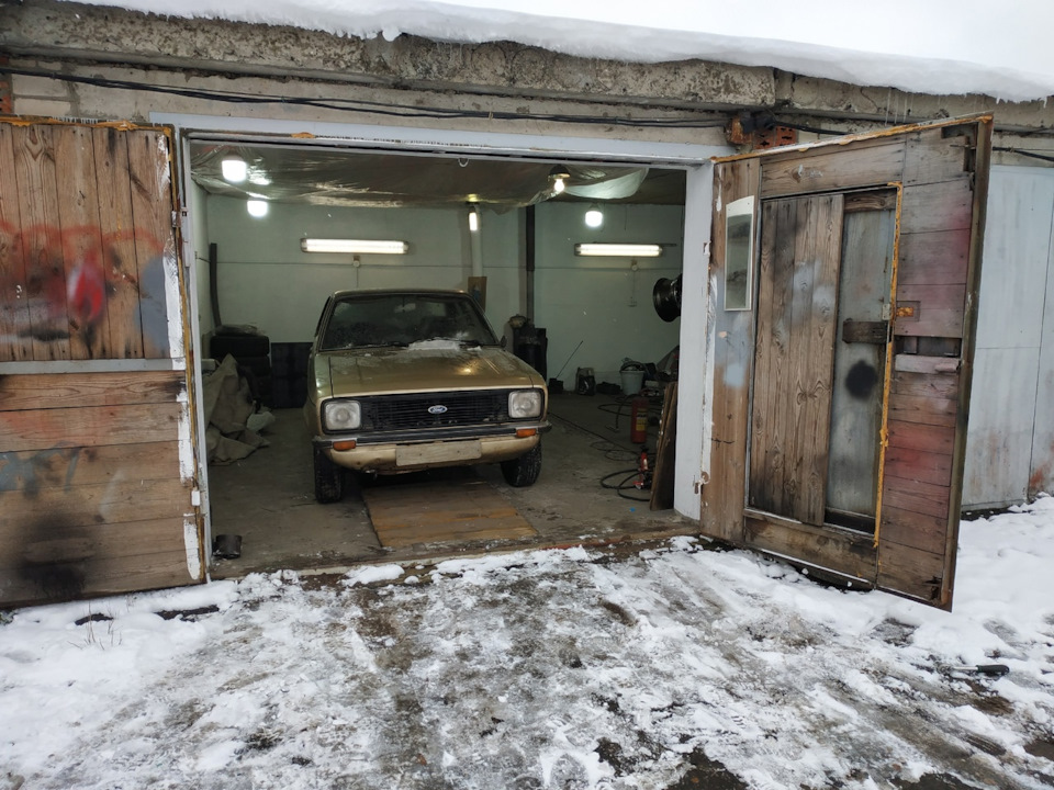 Фото в бортжурнале Ford Escort Mk2