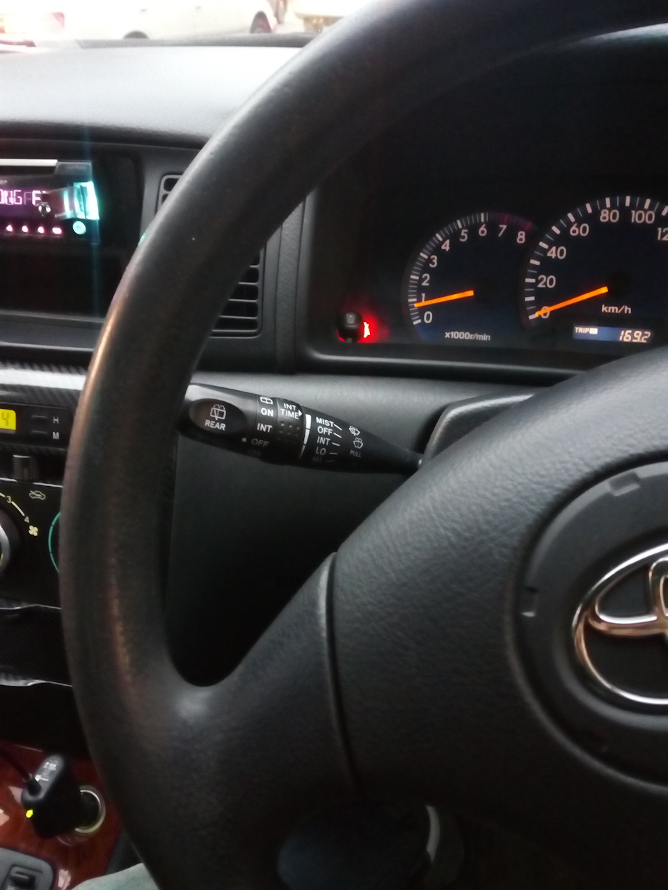 Даже смотрится как то богаче:) — Toyota Corolla Fielder (E120)