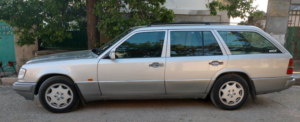 Мой цвет: кузов: 744 brillantsilber листва и бампера: 7177 stratusgrau — Mercedes-Benz E-Class Estate (S124)