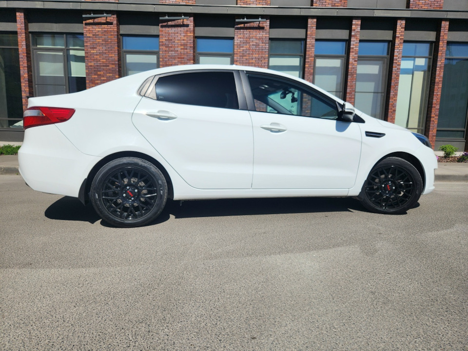 красота! — KIA Rio (3G)