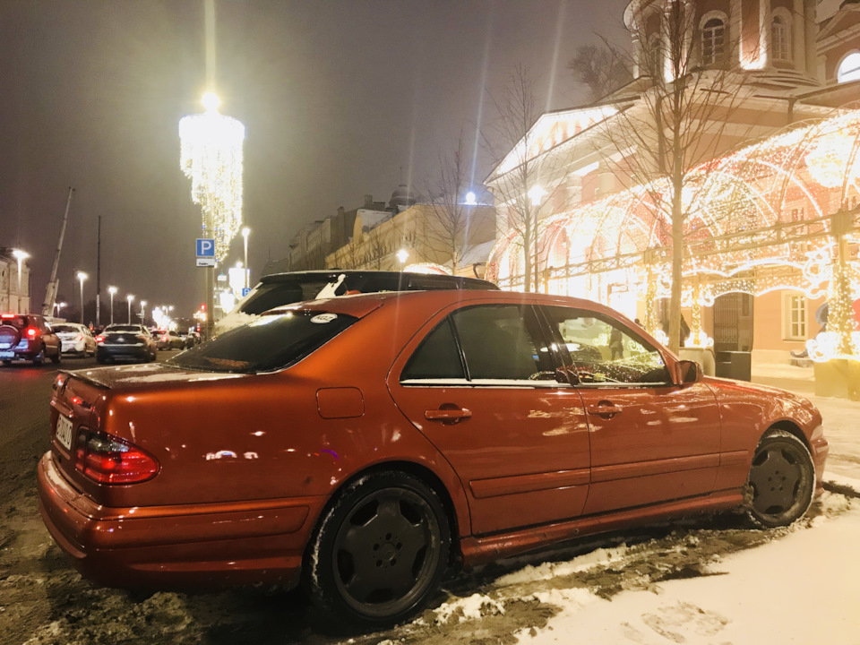 Или так — Mercedes-Benz E-Class (W210)