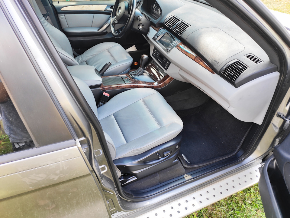 Фото в бортжурнале BMW X5 (E53)