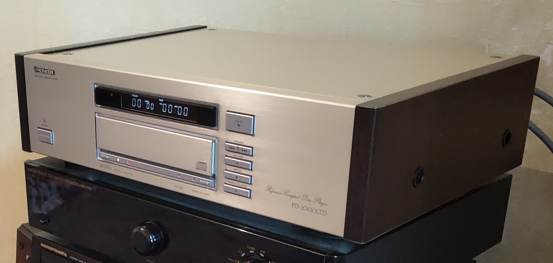 Реквием по Pioneer PD 2000 Ltd или да здравствует Lo-D
