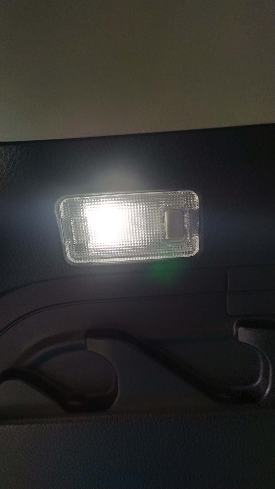 Фото в бортжурнале Toyota RAV4 (IV)
