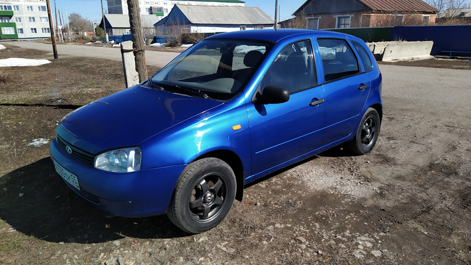 Lada Калина Хэтчбек Стоковый Smurf
