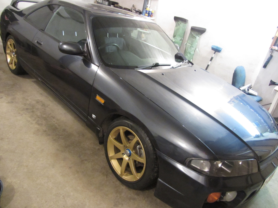 R17 RAYS Versus Campionato SS7 Gold Edition — Nissan Skyline (R33
