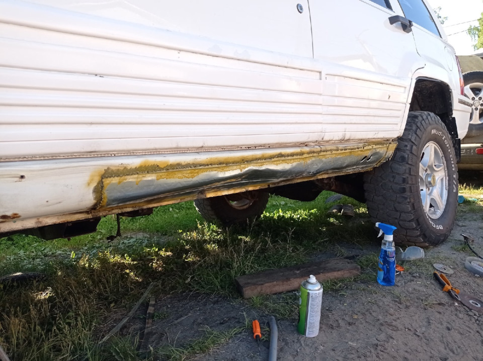 Швы покрыл кислотным грунтом — Jeep Grand Cherokee (ZJ)