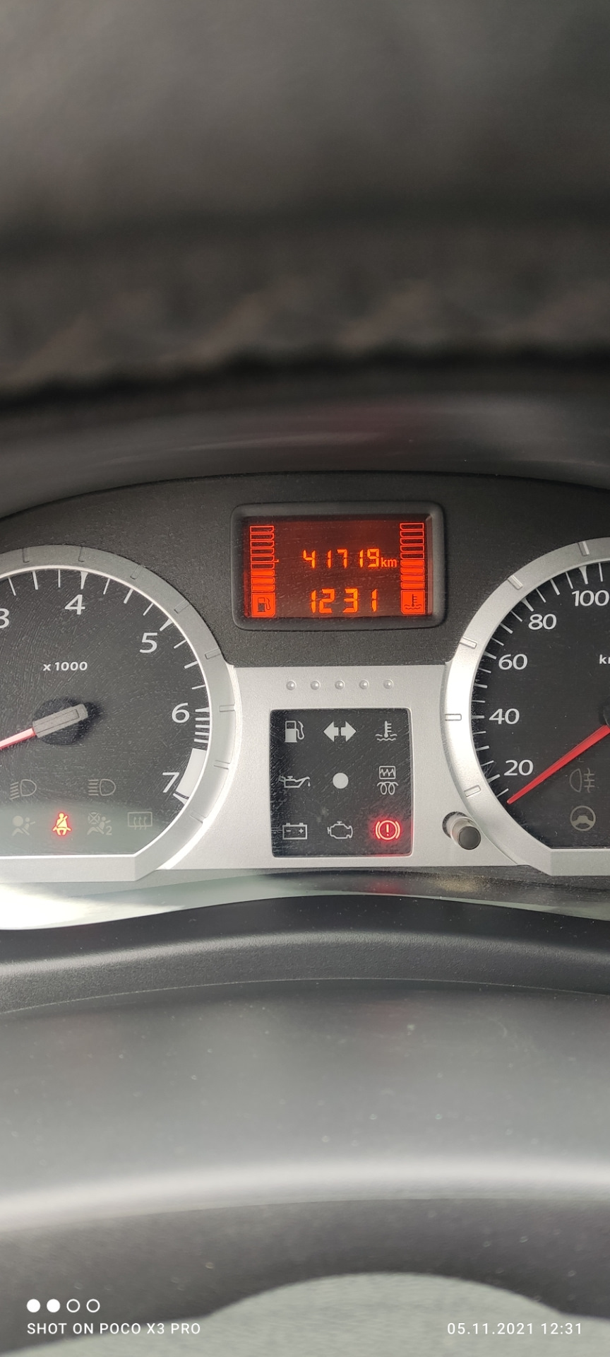 км — Lada Largus Cross