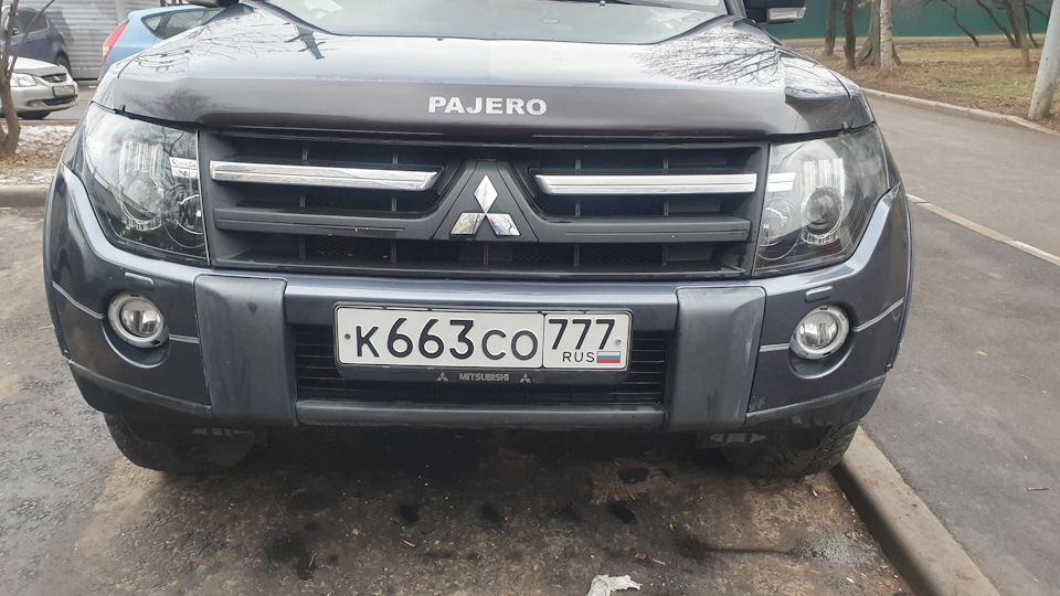 Mitsubishi Pajero Голодный Бегемот.3.8 л.