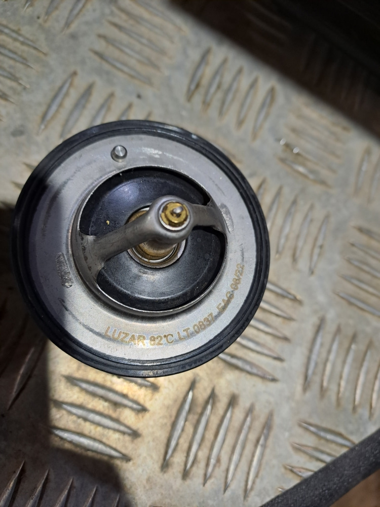 Photo from the logbook Nissan Navara (2G). Found on photo: PQ800