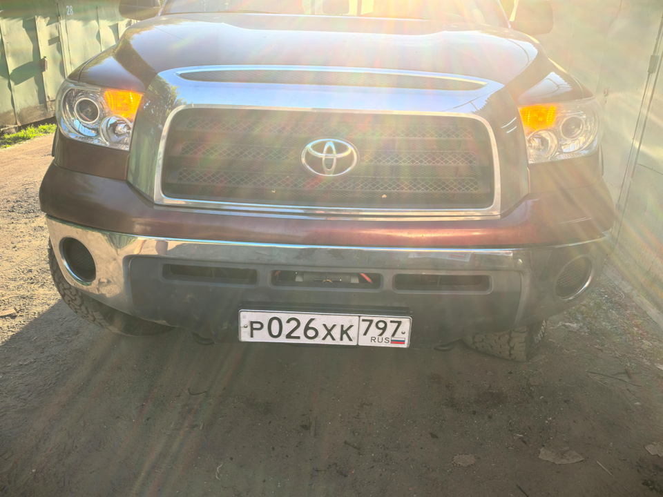 Фото в бортжурнале Toyota Tundra (II)