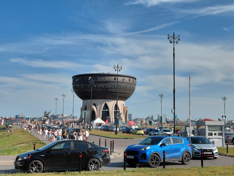 уже на выезде из города заскочили мельком — Toyota Land Cruiser Prado 150-series
