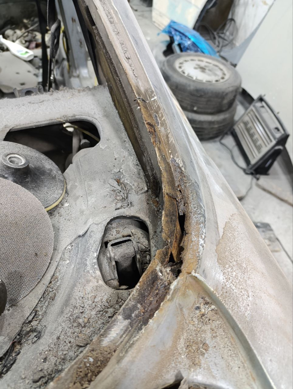 Photo from the logbook Mercedes-Benz S-Class (W126)