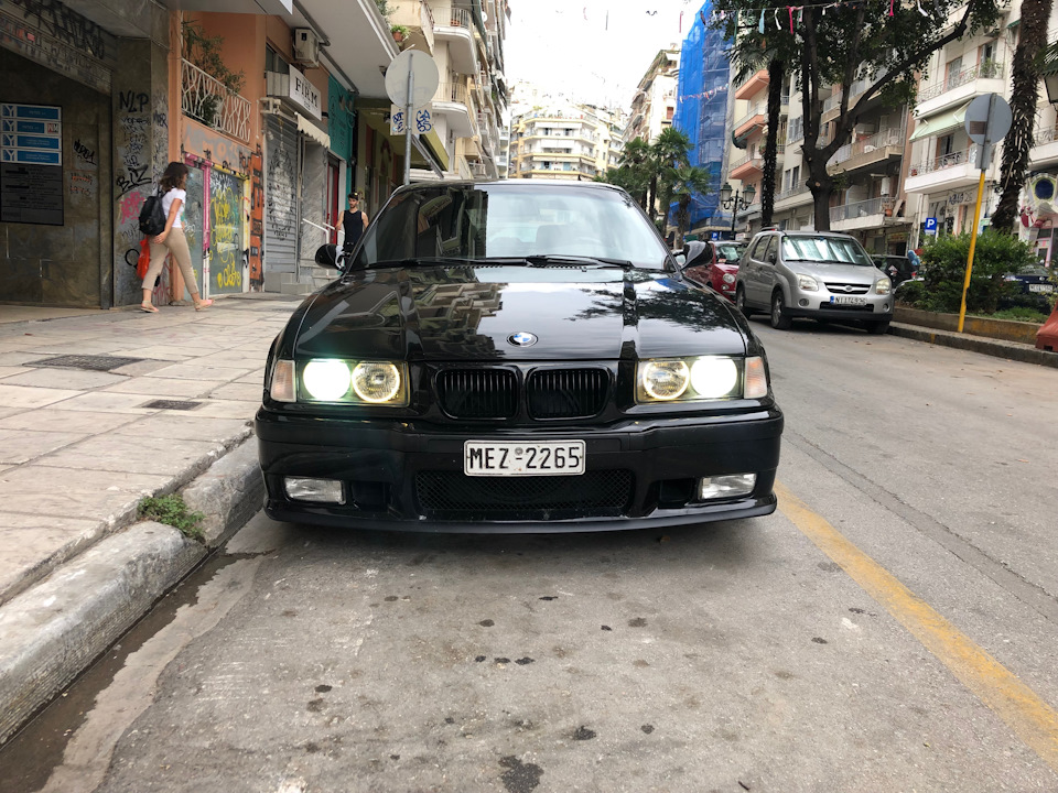 2 — BMW 3 series Coupe (E36). Запчасти на фото: ME22265