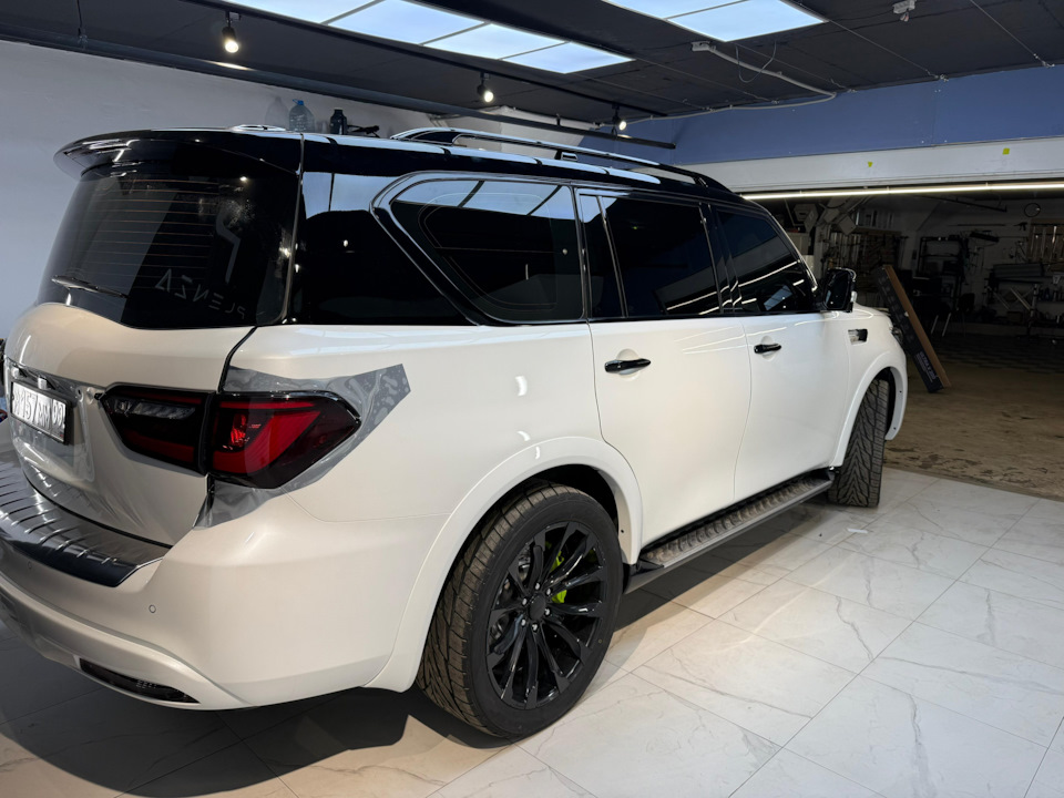 Фото в бортжурнале Infiniti QX80 (1G)