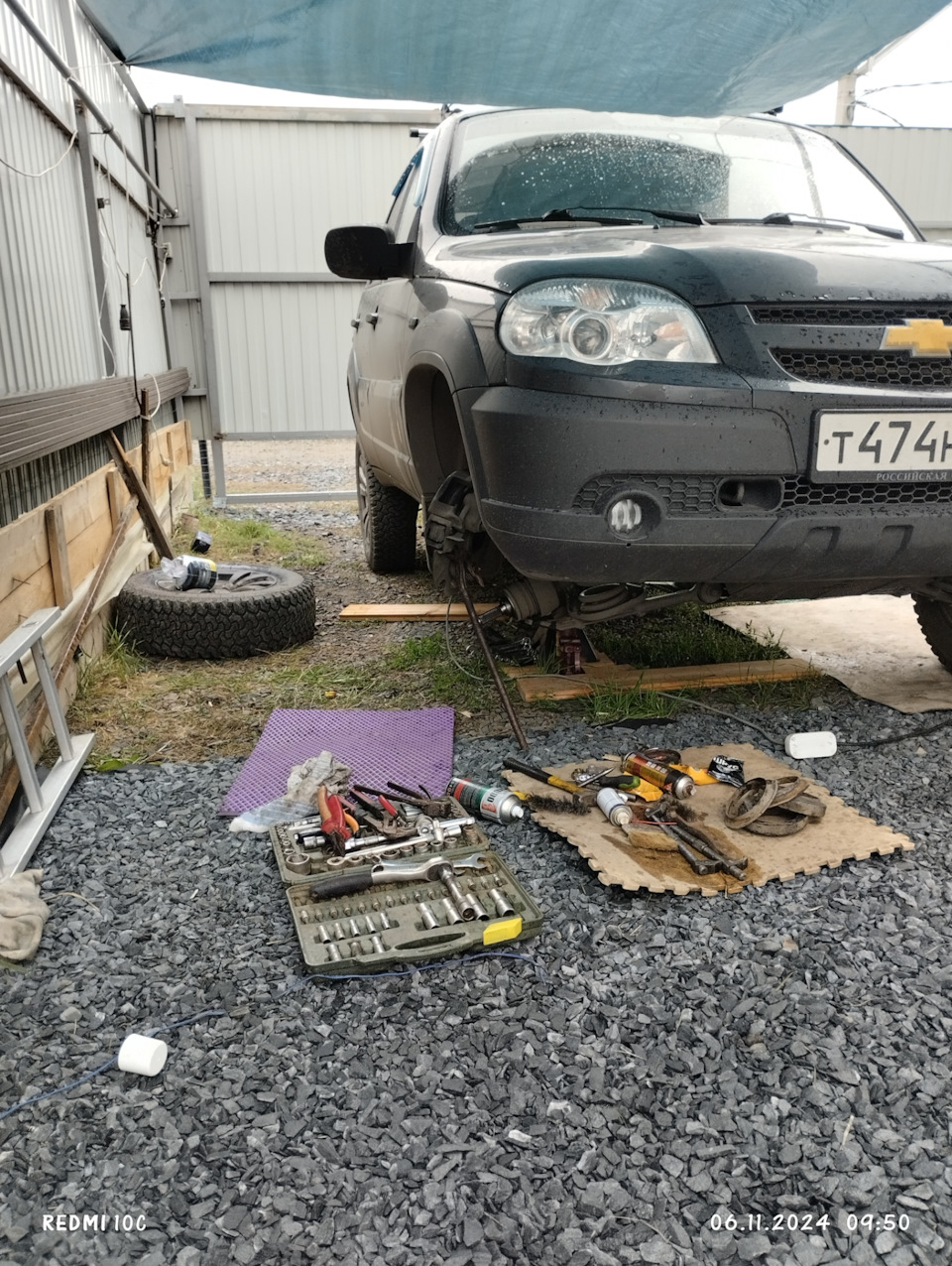 В работе — Chevrolet Niva GLX