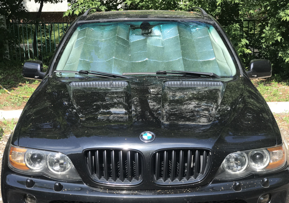 На машине — BMW X5 (E53)
