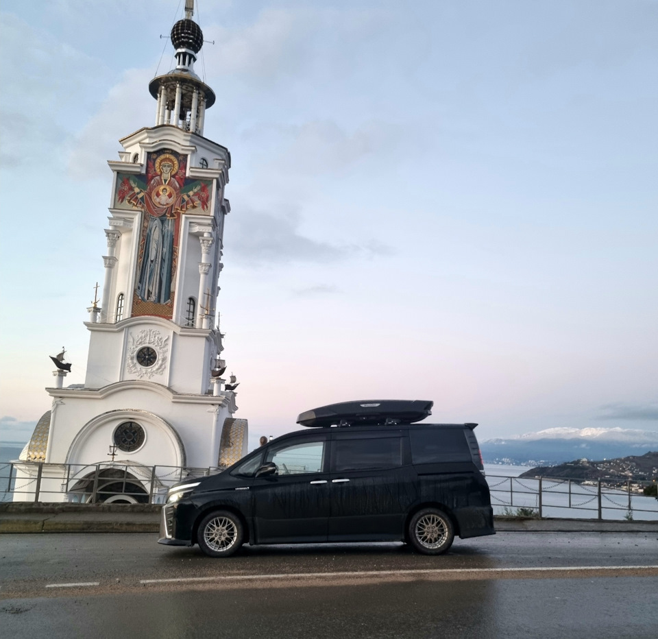 Фото в бортжурнале Toyota Voxy (3G)