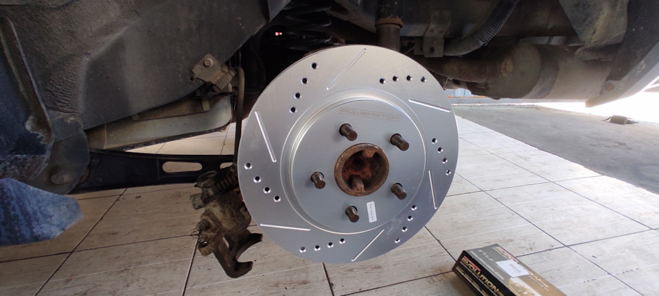 Задние Powerstop 😎 — Ford Mustang (5G)