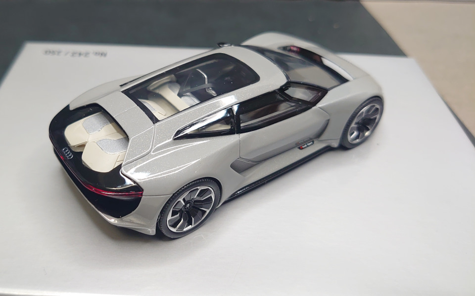 Audi PB18 e-tron (электрический спорткар 2018) 1:43 AvtoCult