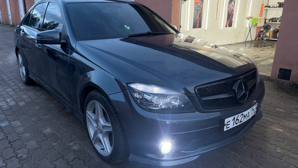 Mercedes-Benz C-Class