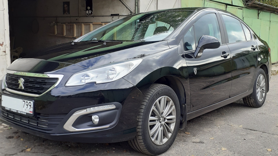 Peugeot 408