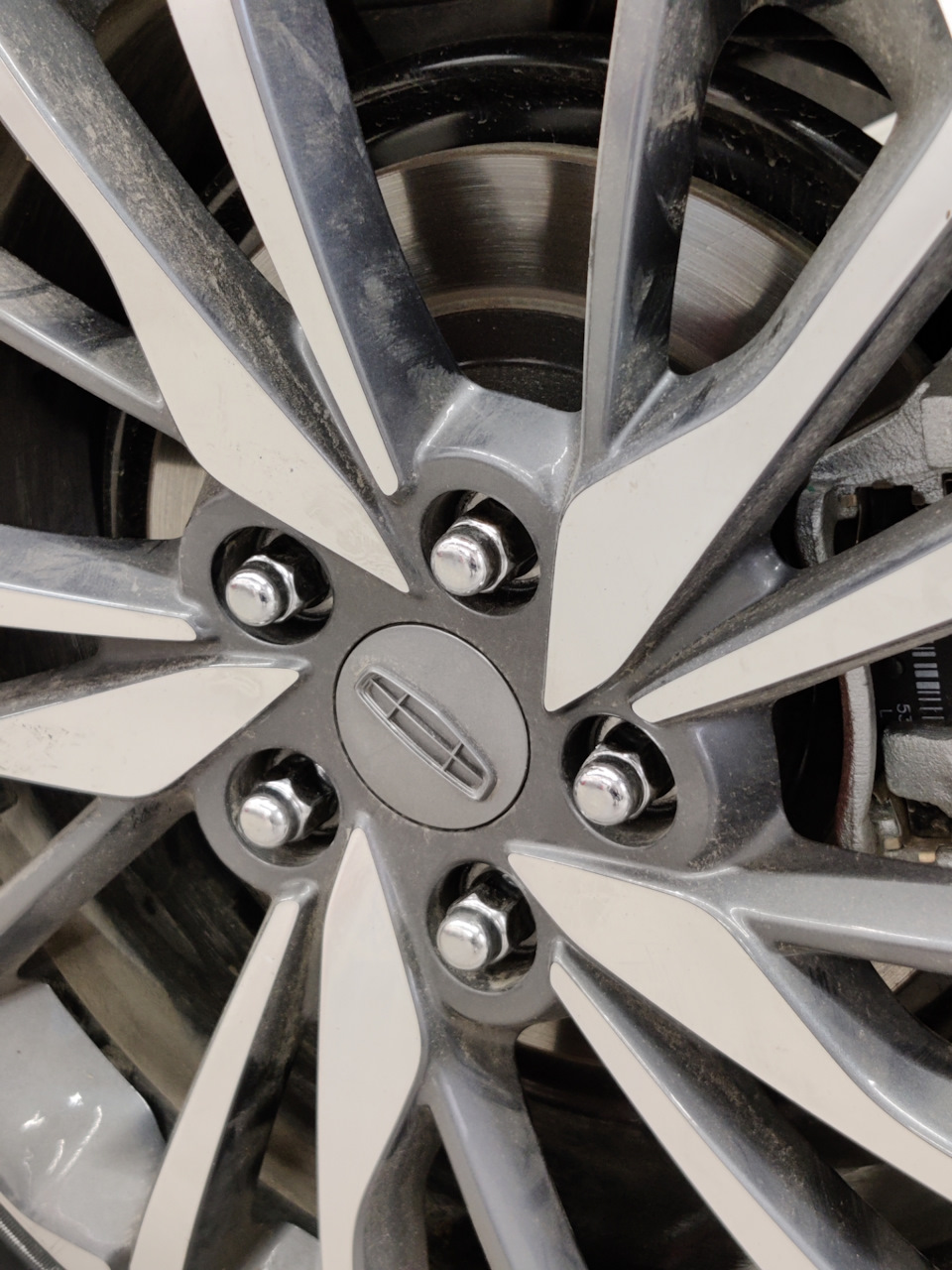 Фото в бортжурнале Geely Coolray (1G)