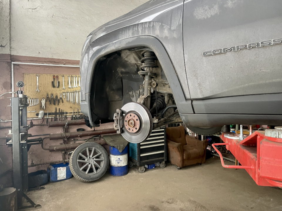 Фото в бортжурнале Jeep Compass (2G)