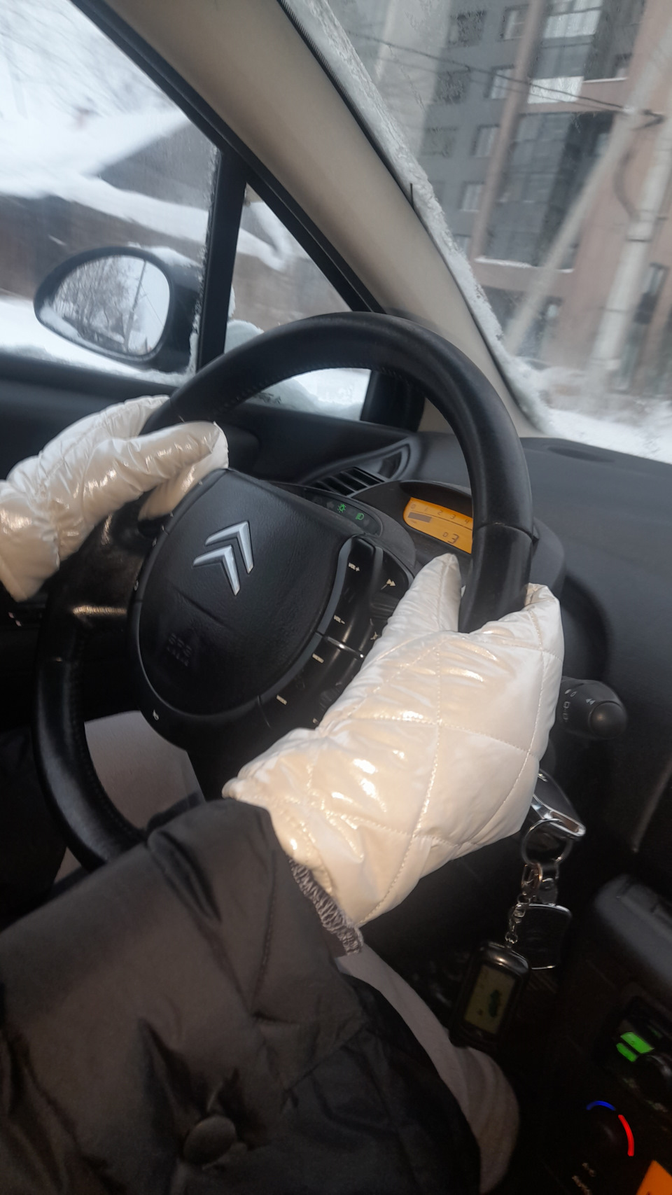 Фото в бортжурнале Citroen C4 (1G)