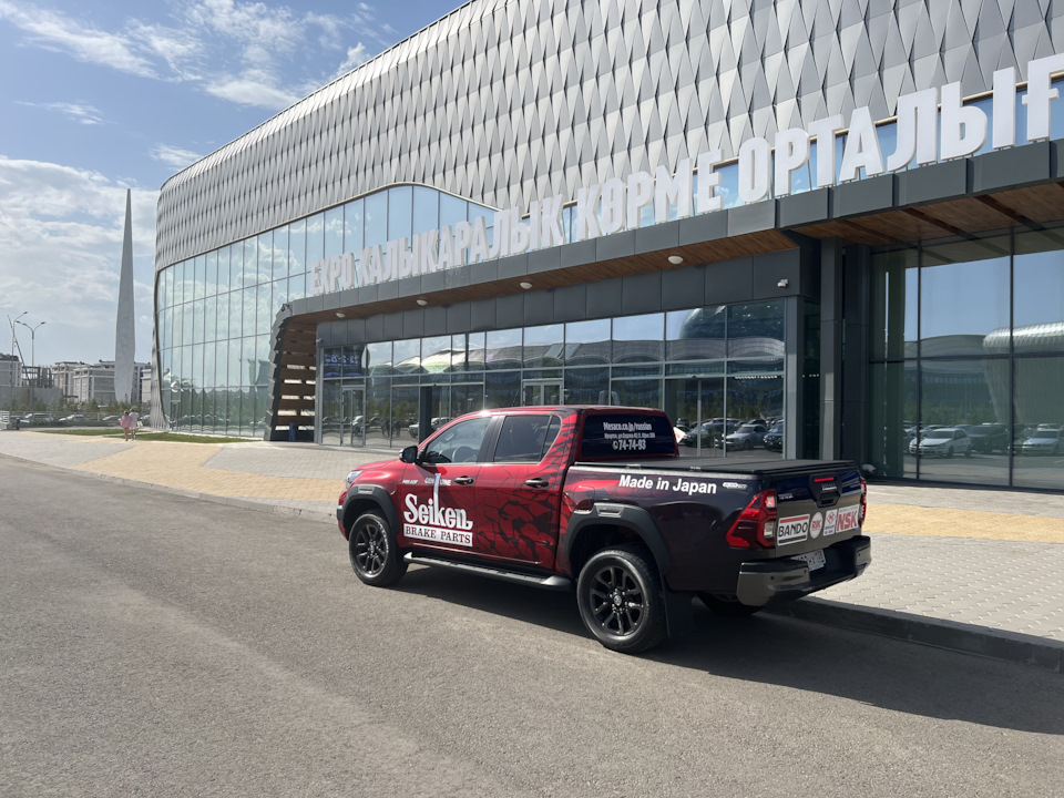 Фото в бортжурнале Toyota Hilux (8G)