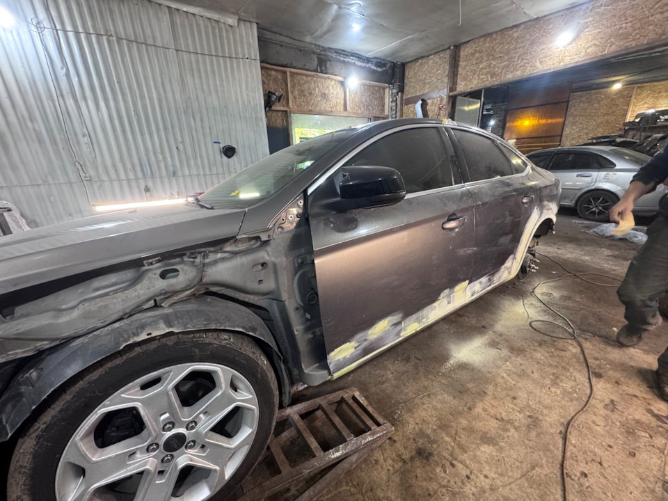 Photo from the logbook Ford Mondeo IV