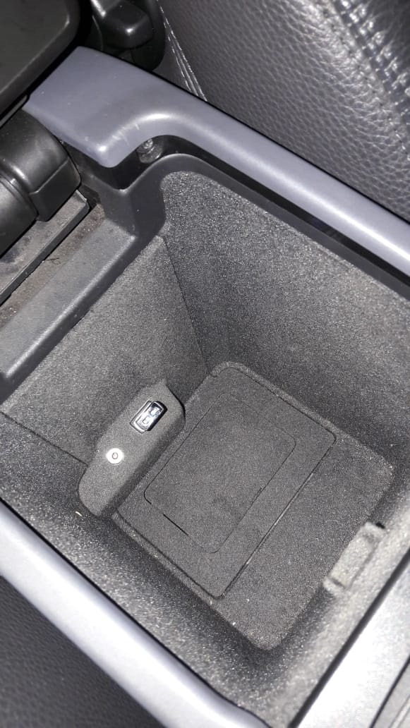 Usb в штатном месте — Volvo S40 (2G)