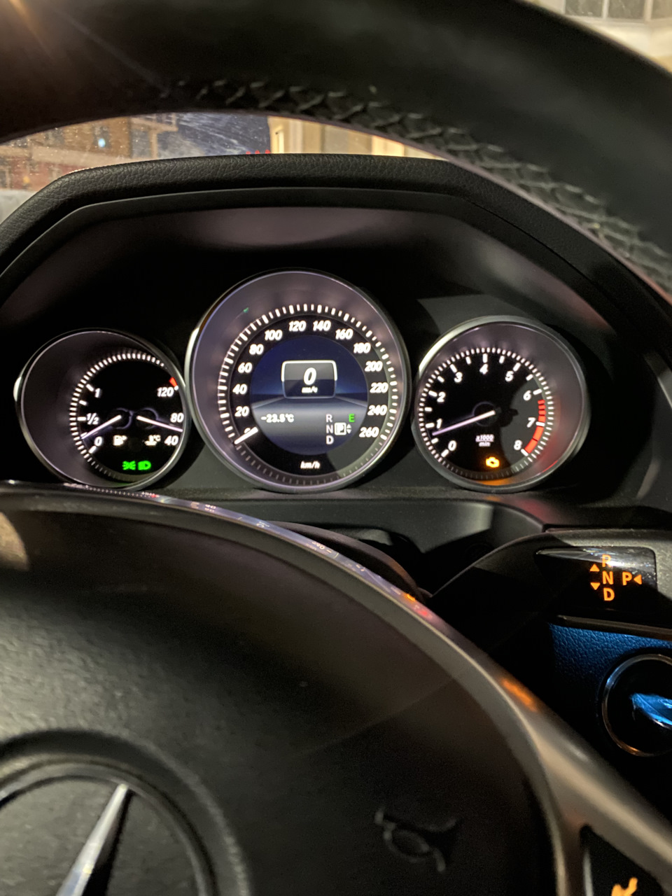 Фото в бортжурнале Mercedes-Benz E-Class (W212)