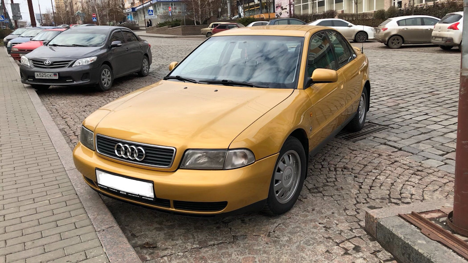 Audi A4 B5 Mayagelb