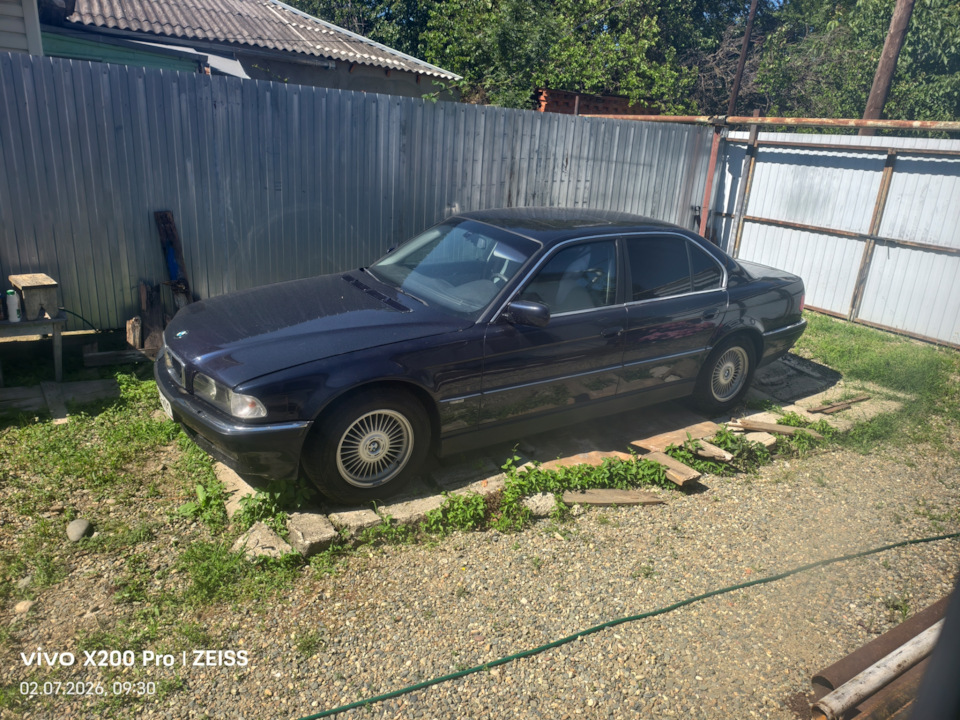 Фото в бортжурнале BMW 7 series (E38)