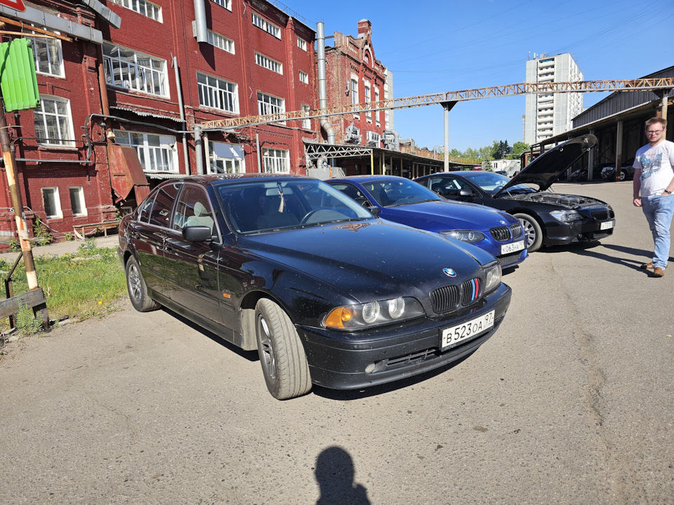 Photo from the logbook BMW 5 series (E60). Found on photo: BS2304