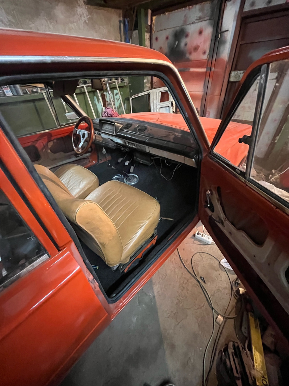 уплотнители и кресла на базе! — Lada 2102