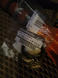 Фото в бортжурнале Nissan Micra (K11). Запчасти на фото: 135101F700