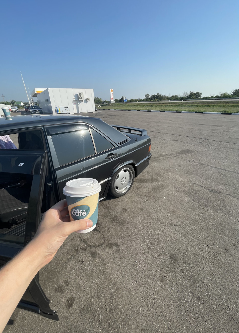 Утро под Воронежем — Mercedes-Benz 190 (W201)