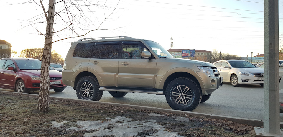Фото в бортжурнале Mitsubishi Pajero (4G)