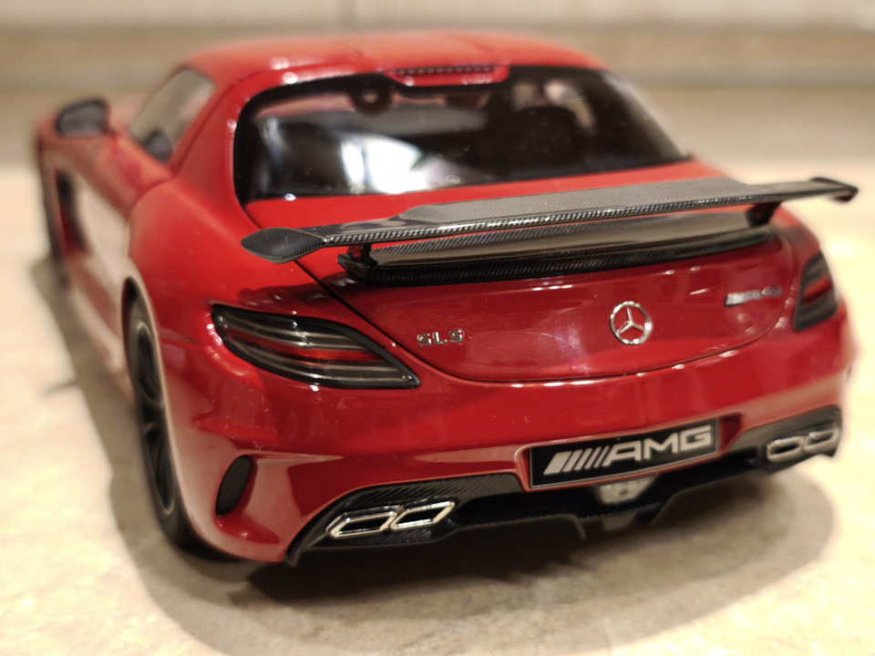 Mercedes SLS AMG Black Series, Minichamps 1:18 — Сообщество