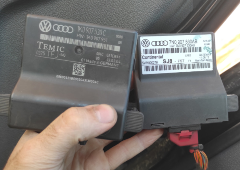 Фото в бортжурнале Volkswagen Touran (1G). Запчасти на фото: 1K0907530C, 1K0907951, 7N0907530AB