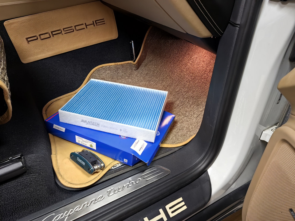 Фото в бортжурнале Porsche Cayenne (2G) 958. Запчасти на фото: CF28471