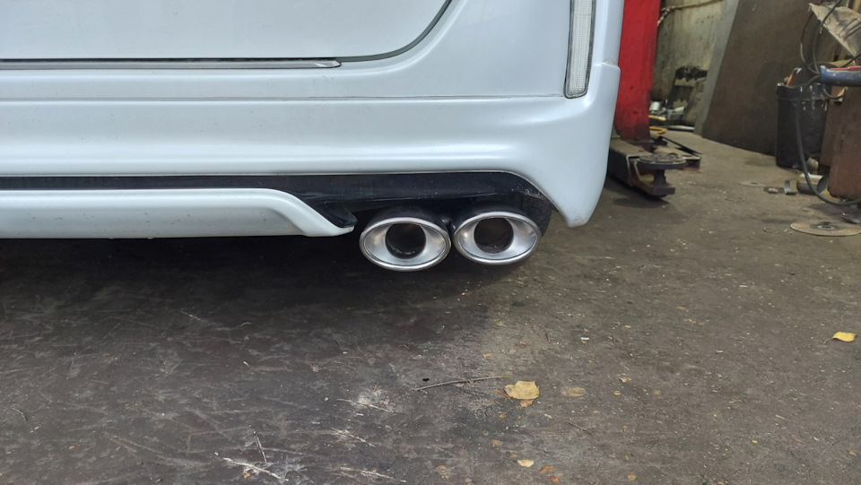 Фото в бортжурнале Toyota Voxy (3G)