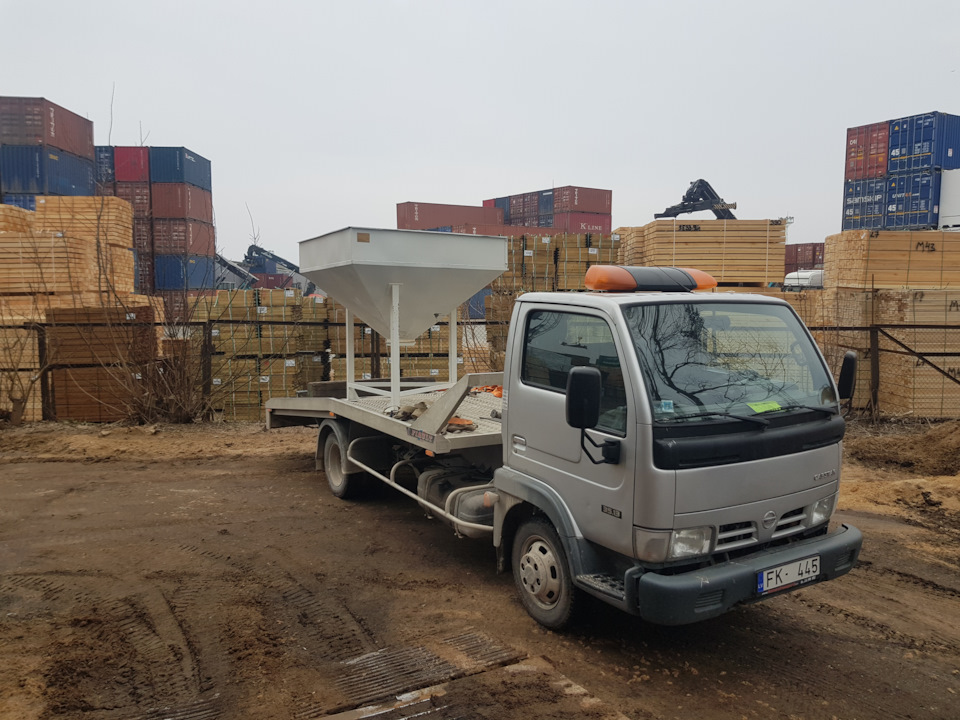 Фото в бортжурнале Nissan Cabstar
