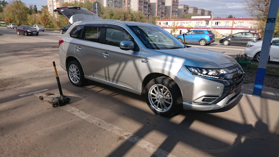 Фото в бортжурнале Mitsubishi Outlander PHEV